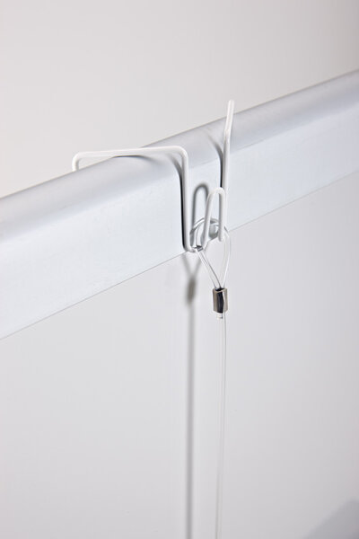 Satz flexible Wandhaken für Trennwände